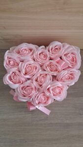 Caja forma corazón (rosas rosas)